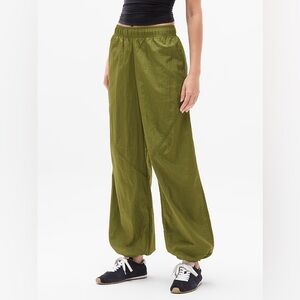 Athleta Lunar Sheen Utility Mid Rise Pant